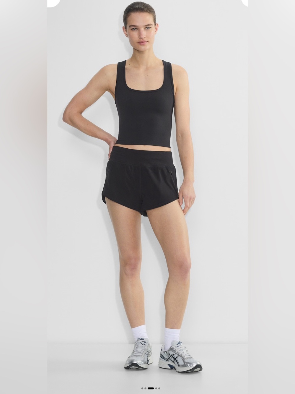 Aritzia movetech steady high rise 2.5 shorts
